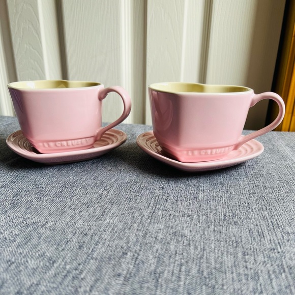 Le Creuset Heart Shaped Mugs with saucer Set of 2 - Picture 6 of 10